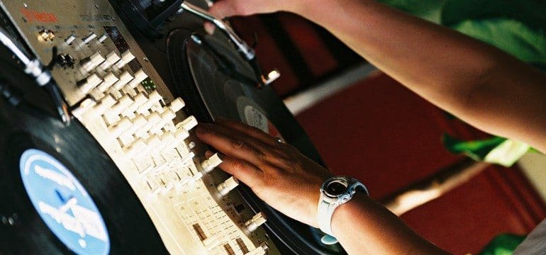 DJ Mixing on Turntables
